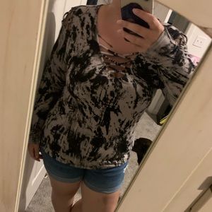 Rock & Republic long sleeve cold shoulder tee